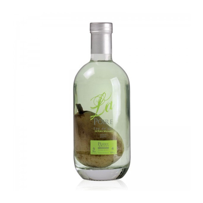 Eau de vie de poire d'Olivet fruit prisonnier